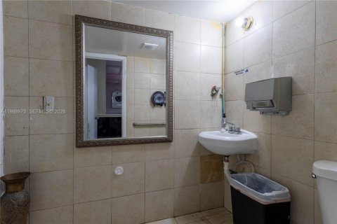 Купить коммерческую недвижимость в Хайалиа, Флорида № 2051129 - фото 23
