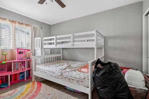 Casa en alquiler en Miami Gardens, Florida, 3 dormitorios, 175.68 m2 № 1976028 - foto 13