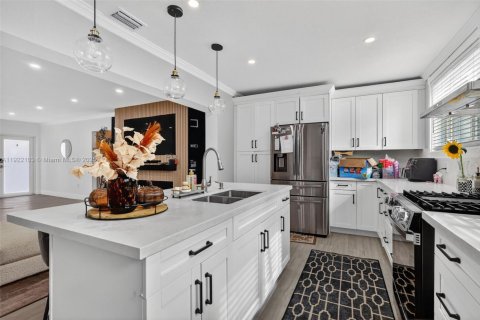 Casa en alquiler en Miami Gardens, Florida, 3 dormitorios, 175.68 m2 № 1976028 - foto 11