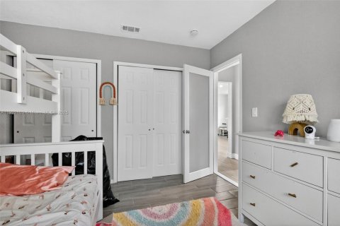 Casa en alquiler en Miami Gardens, Florida, 3 dormitorios, 175.68 m2 № 1976028 - foto 14