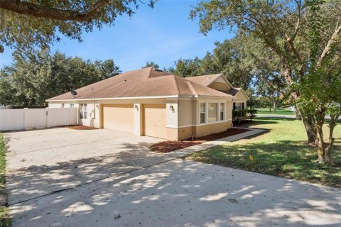 Villa ou maison à vendre à Apopka, Floride: 3 chambres, 263.1 m2 № 2420500 - photo 5