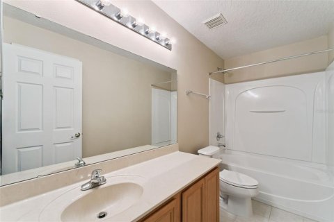 House in Apopka, Florida 3 bedrooms, 263.1 sq.m. № 2420500 - photo 28