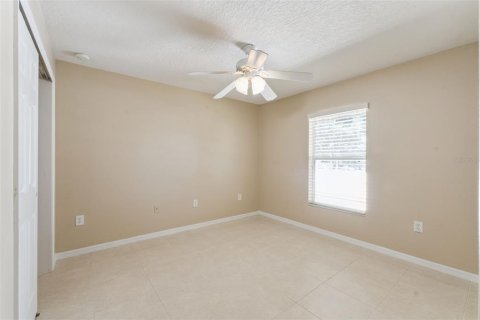 House in Apopka, Florida 3 bedrooms, 263.1 sq.m. № 2420500 - photo 30