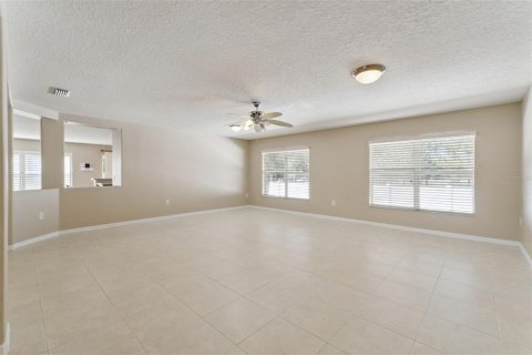 Villa ou maison à vendre à Apopka, Floride: 3 chambres, 263.1 m2 № 2420500 - photo 10