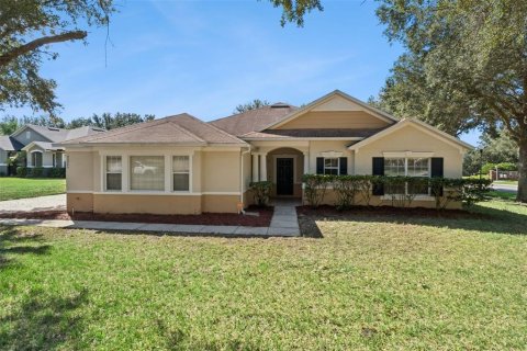 Villa ou maison à vendre à Apopka, Floride: 3 chambres, 263.1 m2 № 2420500 - photo 1