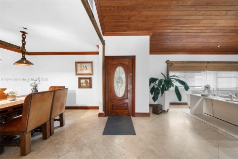 House in Southwest Ranches, Florida 4 bedrooms, 278.52 sq.m. № 1971508 - photo 7