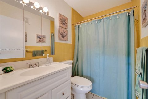 Copropriété à louer à Hollywood, Floride: 2 chambres, 100.15 m2 № 1939765 - photo 28