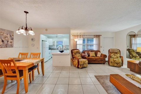 Copropriété à louer à Hollywood, Floride: 2 chambres, 100.15 m2 № 1939765 - photo 6