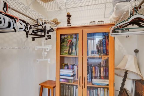 Copropriété à louer à Hollywood, Floride: 2 chambres, 100.15 m2 № 1939765 - photo 22