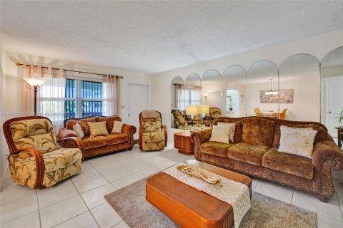 Copropriété à louer à Hollywood, Floride: 2 chambres, 100.15 m2 № 1939765 - photo 9