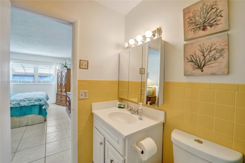Copropriété à louer à Hollywood, Floride: 2 chambres, 100.15 m2 № 1939765 - photo 30