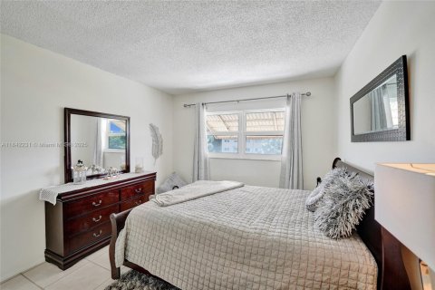 Copropriété à louer à Hollywood, Floride: 2 chambres, 100.15 m2 № 1939765 - photo 19