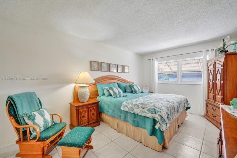 Copropriété à louer à Hollywood, Floride: 2 chambres, 100.15 m2 № 1939765 - photo 24