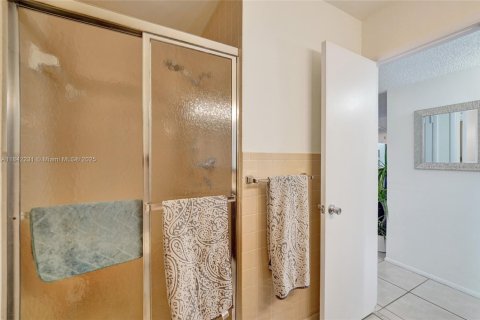 Copropriété à louer à Hollywood, Floride: 2 chambres, 100.15 m2 № 1939765 - photo 17