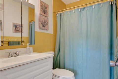 Copropriété à louer à Hollywood, Floride: 2 chambres, 100.15 m2 № 1939765 - photo 29