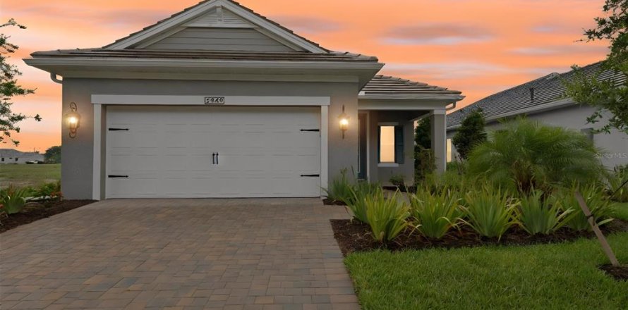 House in Fort Myers, Florida 3 bedrooms, 172.8 sq.m. № 2201575