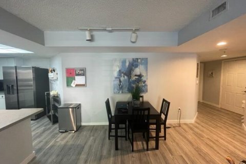 Condo in Fort Lauderdale, Florida, 2 bedrooms № 2083229 - photo 4