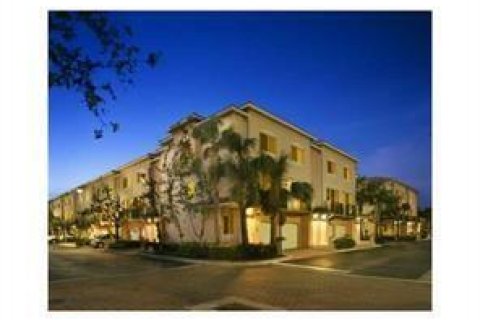 Condo in Fort Lauderdale, Florida, 2 bedrooms № 2083229 - photo 13