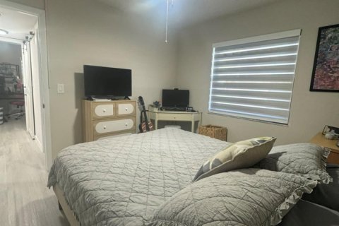 Apartment in Sunrise, Florida 3 bedrooms, 90.58 sq.m. № 1187302 - photo 1
