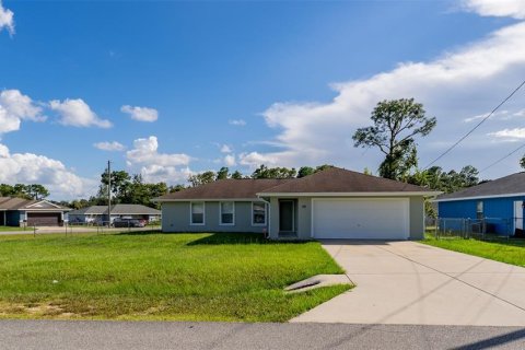 House in Ocala, Florida 3 bedrooms, 139.91 sq.m. № 2352357