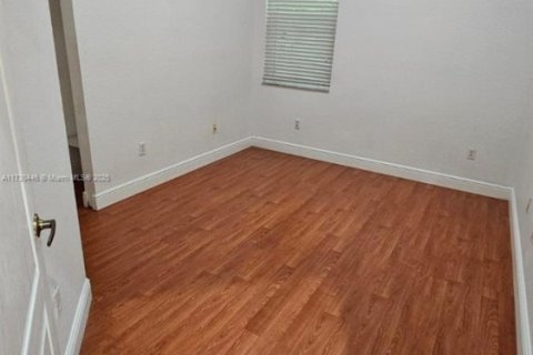House in Homestead, Florida 5 bedrooms, 188.03 sq.m. № 1735811 - photo 14
