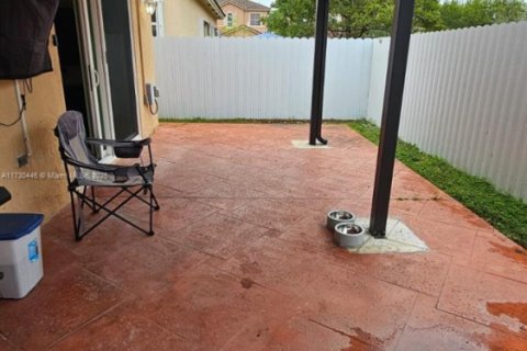 House in Homestead, Florida 5 bedrooms, 188.03 sq.m. № 1735811 - photo 25