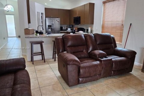 House in Homestead, Florida 5 bedrooms, 188.03 sq.m. № 1735811 - photo 8