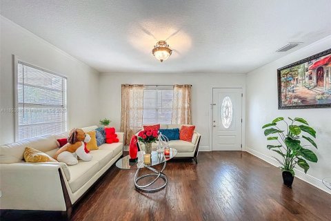 Villa ou maison à vendre à Tampa, Floride: 3 chambres, 146.04 m2 № 1958010 - photo 27