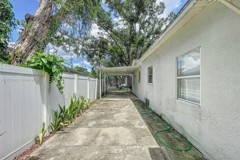 Villa ou maison à vendre à Tampa, Floride: 3 chambres, 146.04 m2 № 1958010 - photo 17