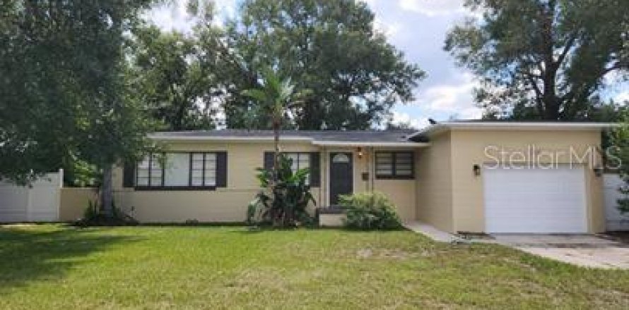 House in Orlando, Florida 2 bedrooms, 91.97 sq.m. № 1913639