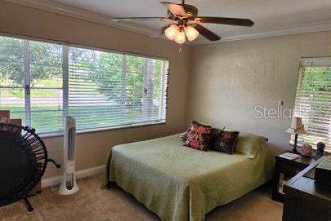 House in Orlando, Florida 2 bedrooms, 91.97 sq.m. № 1913639 - photo 3