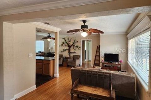 House in Orlando, Florida 2 bedrooms, 91.97 sq.m. № 1913639 - photo 5