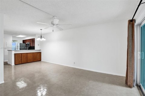 Copropriété à vendre à Pompano Beach, Floride: 2 chambres, 76.64 m2 № 1965102 - photo 19