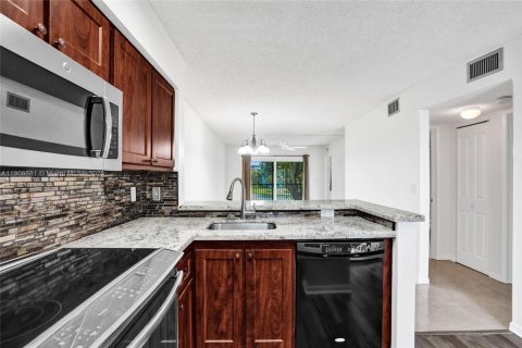 Copropriété à vendre à Pompano Beach, Floride: 2 chambres, 76.64 m2 № 1965102 - photo 10
