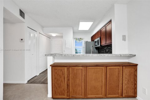 Copropriété à vendre à Pompano Beach, Floride: 2 chambres, 76.64 m2 № 1965102 - photo 13