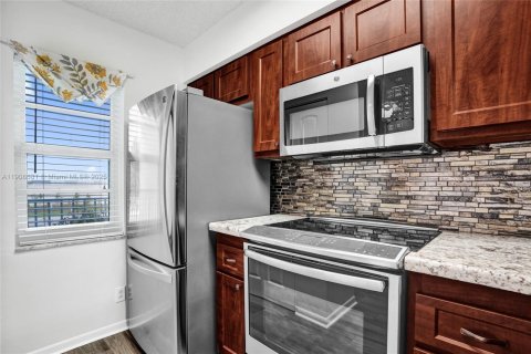 Copropriété à vendre à Pompano Beach, Floride: 2 chambres, 76.64 m2 № 1965102 - photo 12