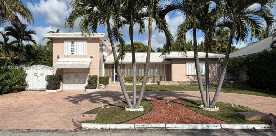 Villa ou maison à Miami, Floride 3 chambres, 192.31 m2 № 2059822