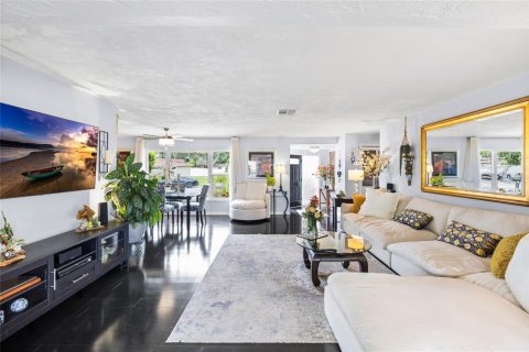 Villa ou maison à vendre à Seminole, Floride: 3 chambres, 174.28 m2 № 2221718 - photo 9