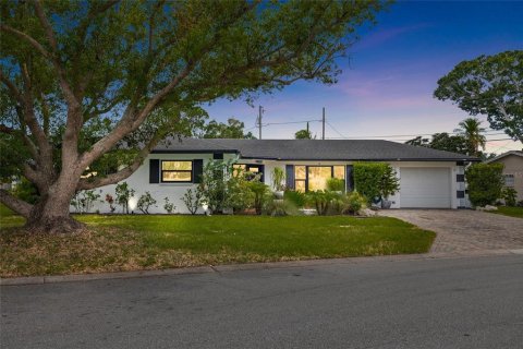 Villa ou maison à vendre à Seminole, Floride: 3 chambres, 174.28 m2 № 2221718 - photo 2