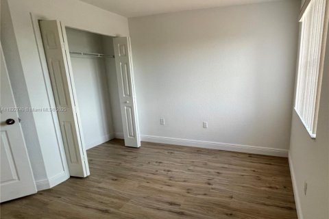 Townhouse in Doral, Florida 3 bedrooms, 158.03 sq.m. № 1809144 - photo 13