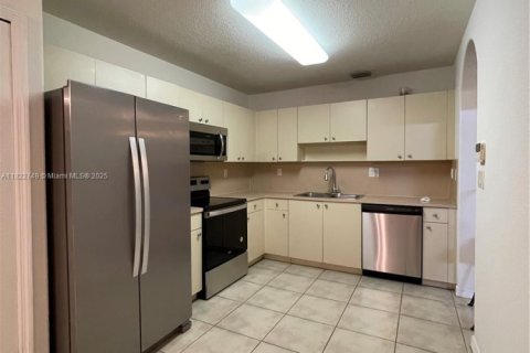 Townhouse in Doral, Florida 3 bedrooms, 158.03 sq.m. № 1809144 - photo 6
