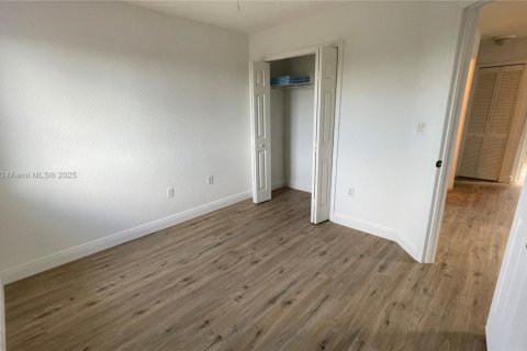 Townhouse in Doral, Florida 3 bedrooms, 158.03 sq.m. № 1809144 - photo 14