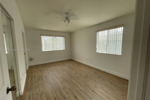 Townhouse in Doral, Florida 3 bedrooms, 158.03 sq.m. № 1809144 - photo 10