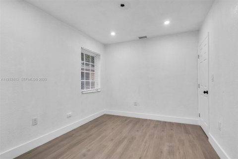 Купить виллу или дом в Норт-Майами, Флорида 4 спальни, 153.57м2, № 1991613 - фото 16