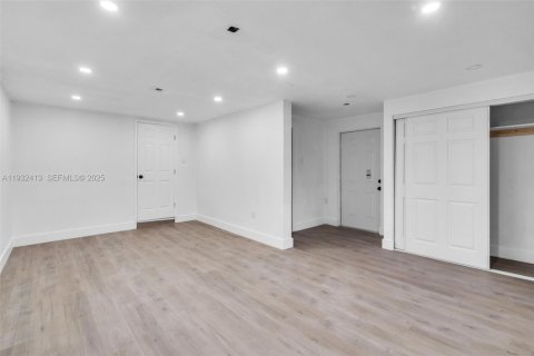 Купить виллу или дом в Норт-Майами, Флорида 4 спальни, 153.57м2, № 1991613 - фото 20