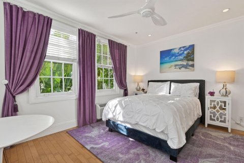 Condo in Palm Beach, Florida, 1 bedroom № 2258183