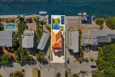 House in Tavernier, Florida 5 bedrooms, 281.12 sq.m. № 2082056 - photo 25