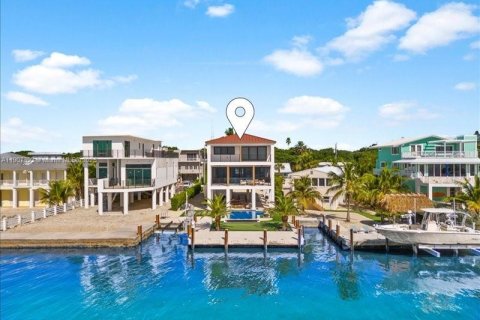 House in Tavernier, Florida 5 bedrooms, 281.12 sq.m. № 2082056 - photo 5