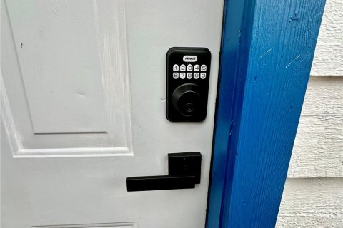Снять в аренду виллу или дом в Гейнсвилл, Флорида 2 комнаты, 27.87м2, № 1905363 - фото 8