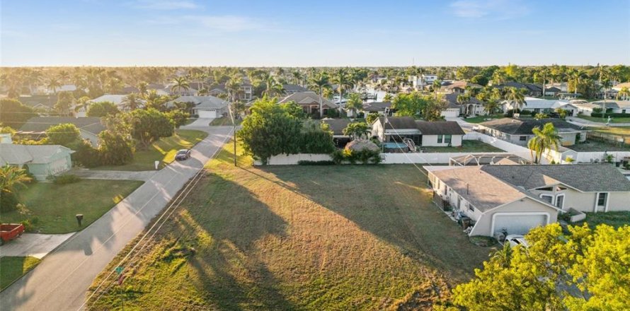 Terreno en Cape Coral, Florida № 1570637